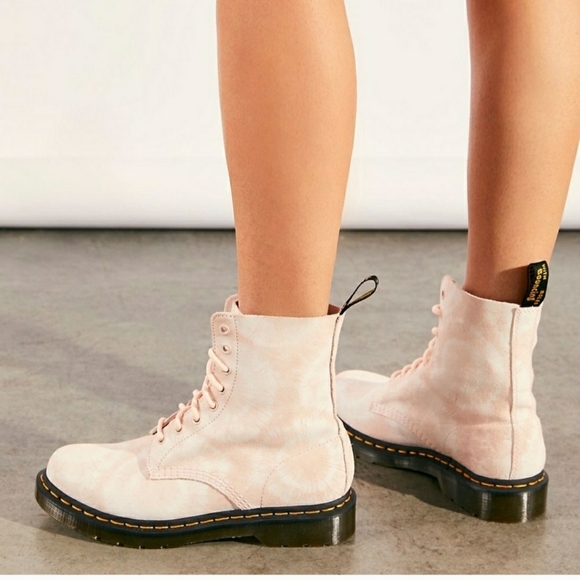 EUC Dr. Martens 1460 Pascal Pink Tie Dye Boots Size 10, Stylish, Chic - Picture 15 of 15